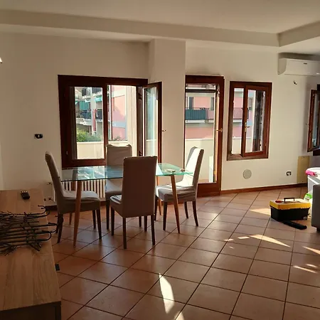 Flat On The Front With Private Spot Included Венеция-Лидо