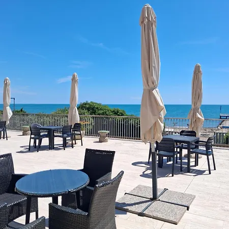 Apartamento Flat On The Front With Private Spot Included Lido di Venezia