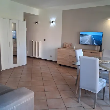 Апартаменты Flat On The Front With Private Spot Included Венеция-Лидо