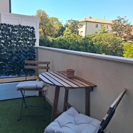 Flat On The Front With Private Spot Included Appartement *